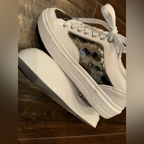 Guess Wgerics2 Women's Tennis Shoes Nwt sz 9.5 - Picture 11 of 16